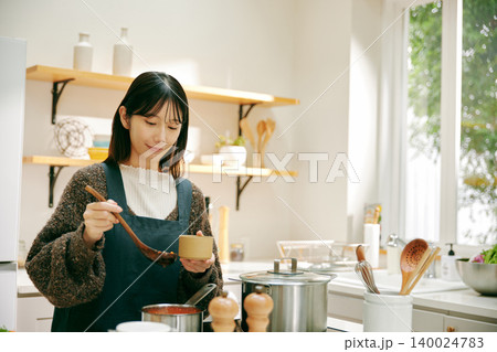 料理好きな女性 140024783