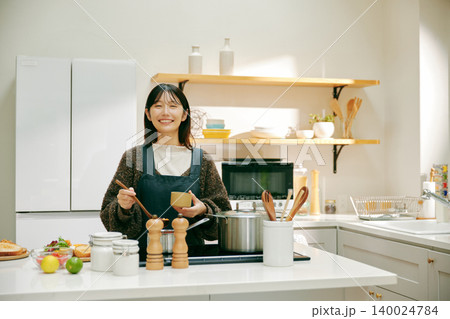 料理好きな女性 140024784