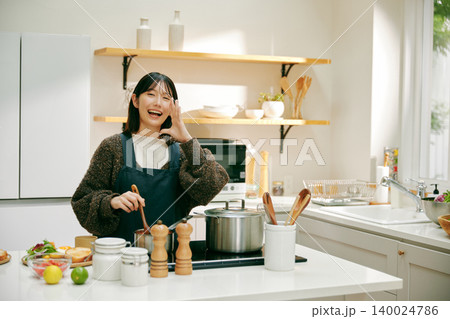 料理好きな女性 140024786