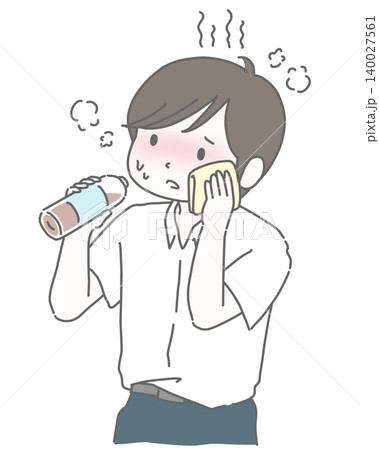 暑い夏に水分補給する半袖シャツの男性 暑い夏に水分補給する半袖シャツの男性 140027561