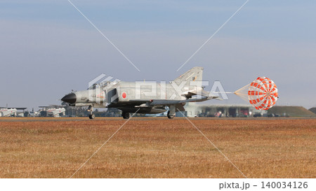 航空自衛隊F-4EJ改ファントムⅡの着陸 140034126