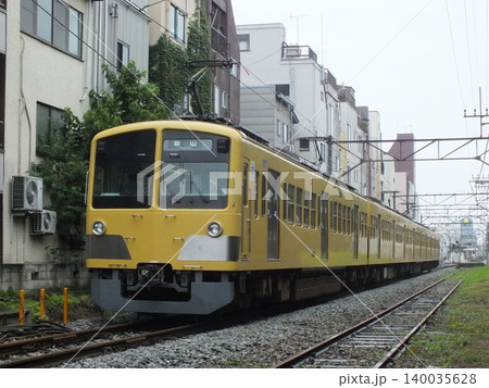 西武鉄道　新101系263編成(一橋学園駅付近にて撮影) 140035628