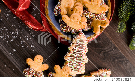 Christmas gingerbread cookies Christmas gingerbread cookies 140037824
