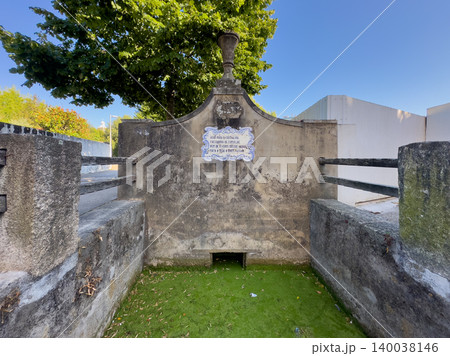An old stone public water fountain, Fonte da Vila in Ovar 140038146