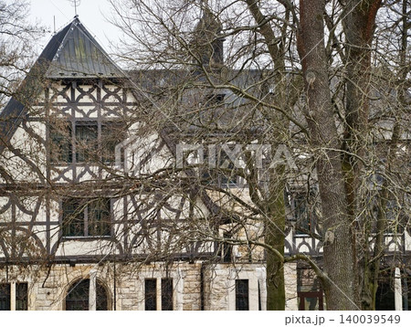 Charming rustic building. Traditional weathered home with charming landscape features and potential Charming rustic building. Traditional weathered home with charming landscape features and potential 140039549