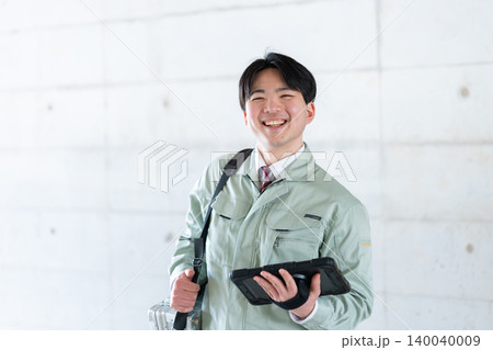 若い技術者 140040009