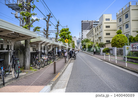 東京都大田区の都市風景 蒲田駅周辺の駐輪場 140040089