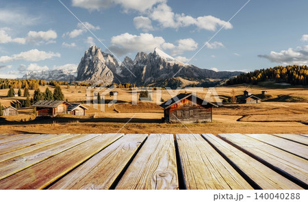 Great autumn view of the top Tofana di Rozes and Cinque Torri range in Dolomites, South Tyrol. Location Cortina d'Ampezzo, Italy, Europe. Beauty of mountains world. 140040288