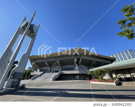 1964年東京オリンピックの柔道競技会場として建設された日本武道館 140042265