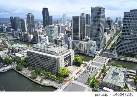 お昼の大阪市北区中之島の街並み お昼の大阪市北区中之島の街並み 140047236