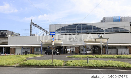 東武鉄道伊勢崎線、桐生線、小泉線の太田駅、北口から見た駅舎口 東武鉄道伊勢崎線、桐生線、小泉線の太田駅、北口から見た駅舎口 140047478