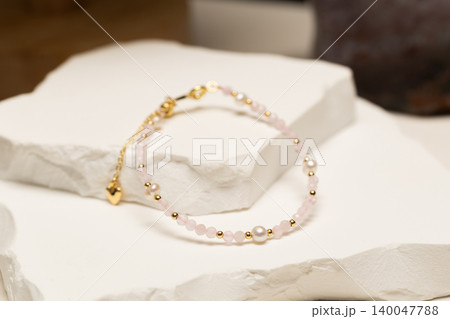 Handmade Rose Quartz and Pearl Beaded Bracelet Handmade Rose Quartz and Pearl Beaded Bracelet 140047788