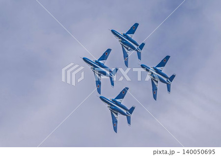 青空と松島基地のブルーインパルス 宮城県東松島市 青空と松島基地のブルーインパルス 宮城県東松島市 140050695