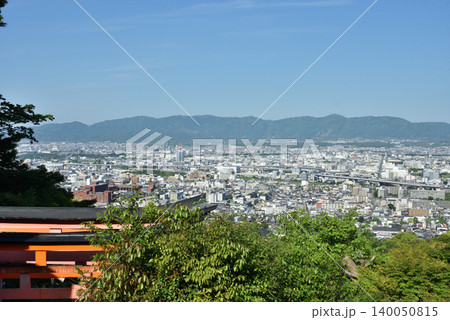稲荷山の伏見稲荷　四ツ辻から眺める京都市内(京都市伏見区) 140050815