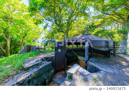 初夏の旧陸軍佐世保要塞 丸出山堡塁観測所跡 長崎県佐世保市 初夏の旧陸軍佐世保要塞 丸出山堡塁観測所跡 長崎県佐世保市 140051675