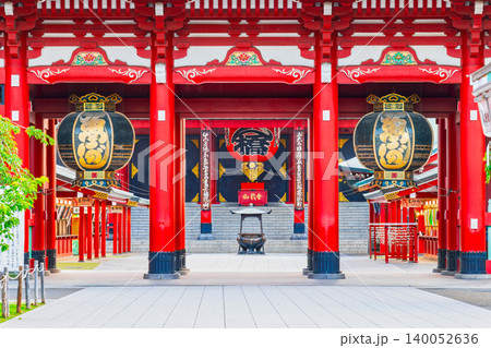 浅草寺 宝蔵門と本堂 朝景 浅草寺 宝蔵門と本堂 朝景 140052636