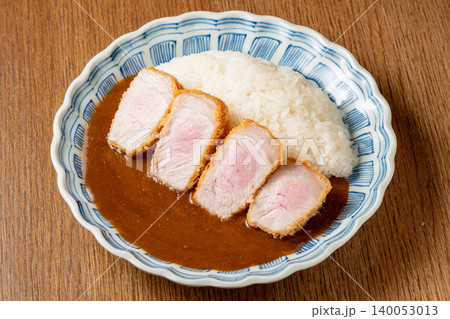 豚カツカレー サクサク豚カツと濃厚カレーの人気洋食 豚カツカレー サクサク豚カツと濃厚カレーの人気洋食 140053013