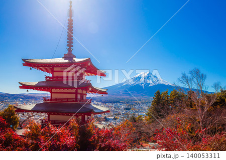 Chureito Red Pagoda is a five-story pagoda with a beautiful backdrop of Mount Fuji, a popular and famous place considered a symbol of Japan. Chureito Red Pagoda is a five-story pagoda with a beautiful backdrop of Mount Fuji, a popular and famous place considered a symbol of Japan. 140053311