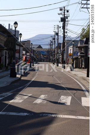 五月初旬の北海道、五月初旬の小樽、春の小樽、堺通りを抜ける。小樽一の土産屋街、堺町通り 五月初旬の北海道、五月初旬の小樽、春の小樽、堺通りを抜ける。小樽一の土産屋街、堺町通り 140053598