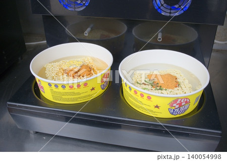 韓国ソウルで楽しむ、旅情そそる熱々の名物漢江ラーメン 韓国ソウルで楽しむ、旅情そそる熱々の名物漢江ラーメン 140054998