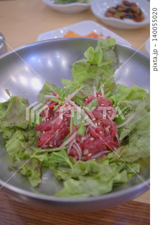 本場ソウルで味わう、鮮度際立つ色彩豊かな極上ユッケ 本場ソウルで味わう、鮮度際立つ色彩豊かな極上ユッケ 140055020