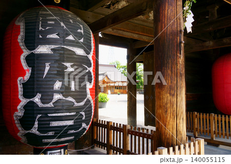 国府宮神社　楼門の提灯 140055115