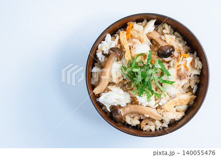 鯛の炊き込みご飯 きのこと大葉を添えた和風炊き込みご飯の写真 鯛の炊き込みご飯 きのこと大葉を添えた和風炊き込みご飯の写真 140055476