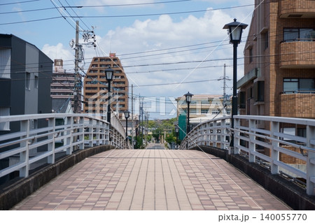 太鼓橋に似た歩道橋2　国府宮神社参道 140055770