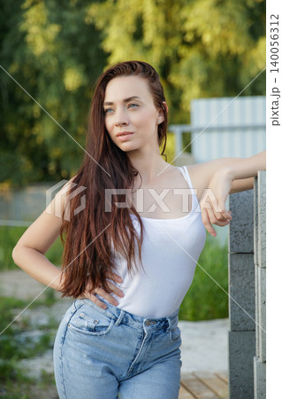 Portrait of a beautiful brunette Portrait of a beautiful brunette 140056312