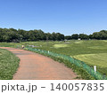 夏の青空と広い公園 140057835