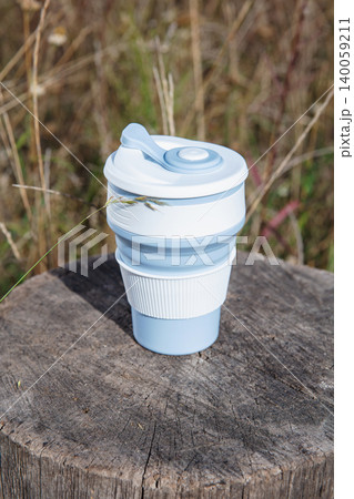 Empty blue-white foldable silicone mug Empty blue-white foldable silicone mug 140059211