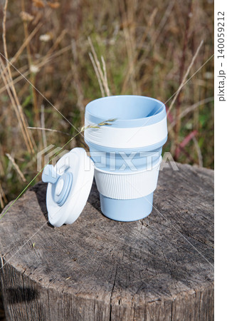 Blue-white foldable silicone cup for drinks Blue-white foldable silicone cup for drinks 140059212