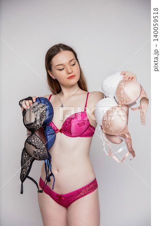 Portrait of a pretty brunette Portrait of a pretty brunette 140059518