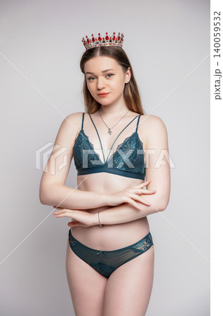 Portrait of a pretty woman 140059532
