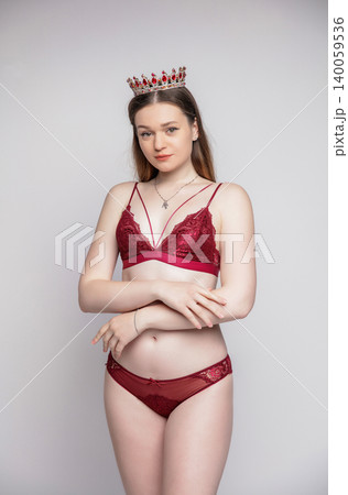 Portrait of a beautiful brunette Portrait of a beautiful brunette 140059536