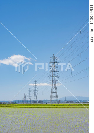 鉄塔 高圧鉄塔 送電線 鉄塔 高圧鉄塔 送電線 140059931