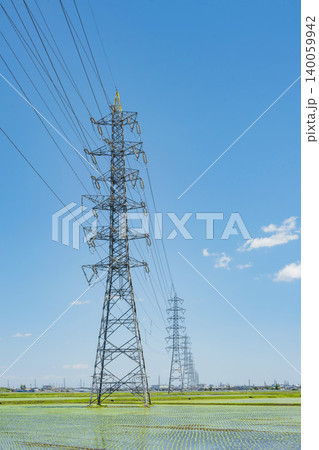 鉄塔 高圧鉄塔 送電線 鉄塔 高圧鉄塔 送電線 140059942