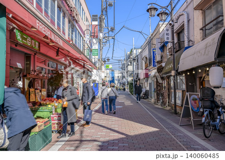 東京都大田区の都市風景 鵜の木駅周辺商店街 東京都大田区の都市風景 鵜の木駅周辺商店街 140060485