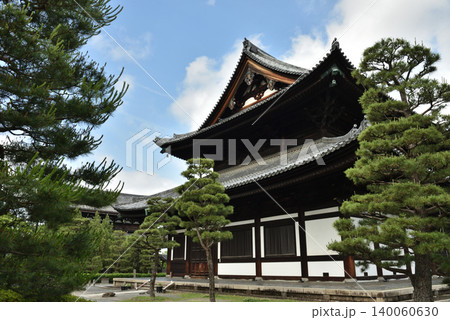 大本山東福寺 側面からの本堂(京都市東山区) 大本山東福寺 側面からの本堂(京都市東山区) 140060630