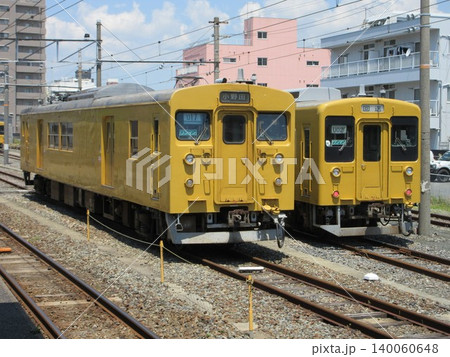 国鉄型105系電車と123系電車!宇部新川駅にて 国鉄型105系電車と123系電車!宇部新川駅にて 140060648