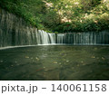 軽井沢白糸の滝の絹のような流れ 140061158