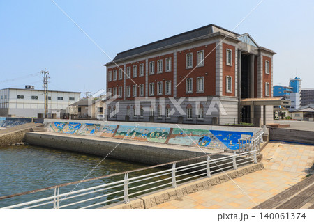 福岡県京都郡苅田漁港傍にある豊前海水産会館 140061374