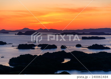 初夏の展海峰から見た夕景　長崎県佐世保市 140061484