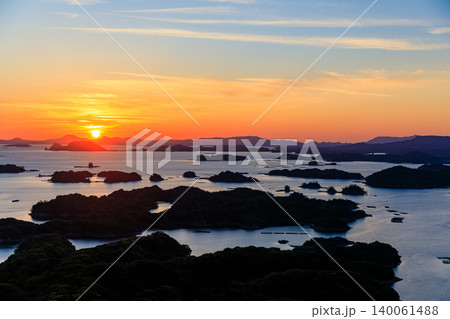 初夏の展海峰から見た夕景　長崎県佐世保市 140061488