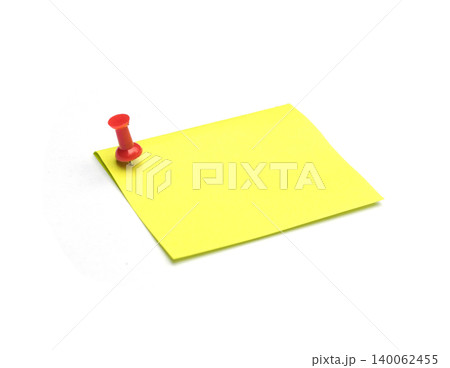 Close-up Yellow note and Red pushpin isolated on white background with copy space Close-up Yellow note and Red pushpin isolated on white background with copy space 140062455