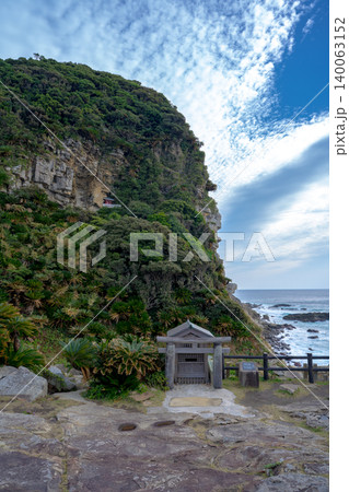 御崎神社の拝殿と本殿 140063152