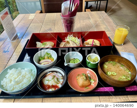 品数豊富で豪華なホテルの和朝食 品数豊富で豪華なホテルの和朝食 140064690