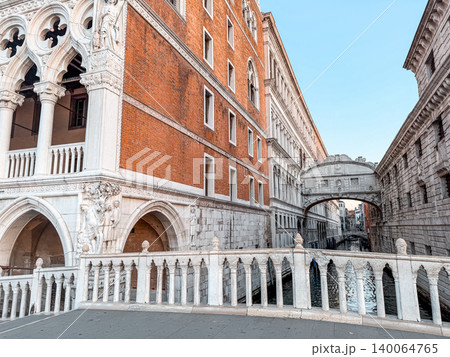 Bridge of Sighs in Venice during peaceful early morning light. beauty of the Italian city Bridge of Sighs in Venice during peaceful early morning light. beauty of the Italian city 140064765