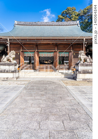 京都東山　京都霊山護国神社　拝殿（維新の志士を祀る） 140064844