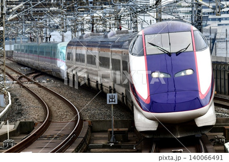大宮駅へ進入するE3+E5系 大宮駅へ進入するE3+E5系 140066491